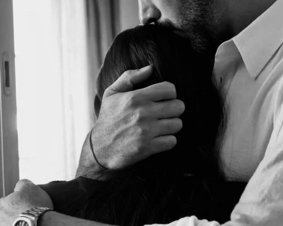 BoyismeQ's tweet photo. Let me be your warmth https://t.co/zlxBNcMSYw