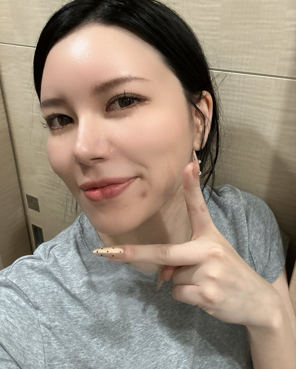 decomica0's tweet photo. 四股踏み終わりました👏🏻👏🏻(どんな報告？w)
裏表紙イベの際、2,800回以上のサイコロの目を出していただき、あみだくじで回数2倍になったこともありましたが、なんだかんだで踏み終えました✋(  ˙꒳​˙ ✋)ﾄﾞｽｺｰｲ

帰り道に大好きなチョコ生サンドとお相撲さんのワッフルを見つけたwこれは運命？ https://t.co/VlYyFWSEAC
