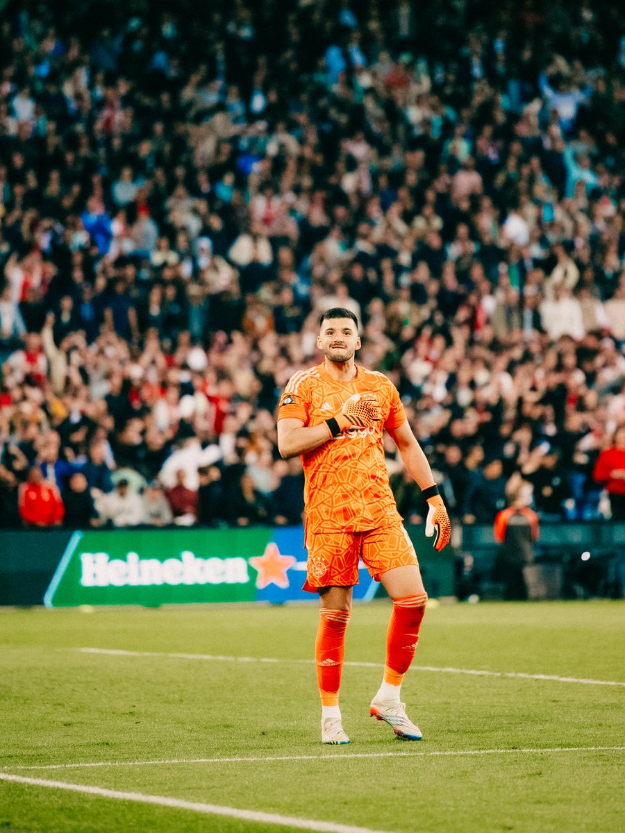 AFCAjax's tweet photo. The best of luck to former Ajacieden Nico Tagliafico, Lisandro Martínez, and Gerónimo Rulli in their second consecutive World Cup final with Argentina! 🏆🤍♥️🤍 https://t.co/9lxp674VAN