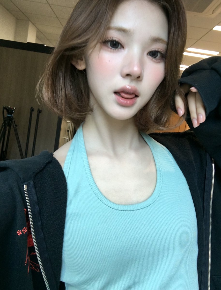 nroooong's tweet photo. 아진짜 너무좋게생김...... https://t.co/TIcT9hh1qB