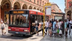 Massi58618192's tweet photo. E I BOLOGNESI?
La Città Metropolitana di #Bologna ha destinato parte dell’avanzo di bilancio per garantire l’accesso gratuito ai mezzi pubblici (gestiti da #Tper) agli ospiti dei Centri di Accoglienza Straordinaria (#CAS), una misura che interessa circa 1.500 beneficiari.
⬇️ https://t.co/9DcdQEDETo