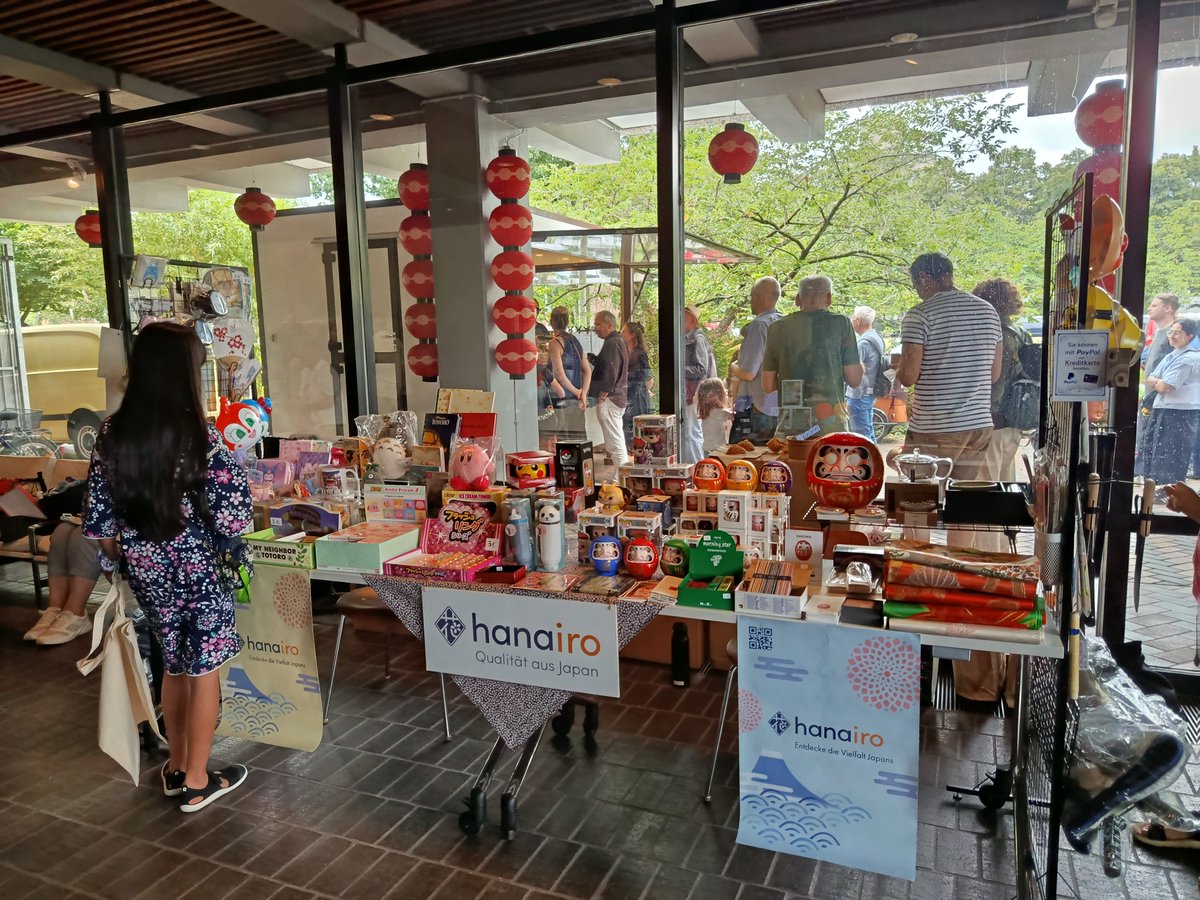 HanairoD6523's tweet photo. 🌸 Danke für einen wunderschönen Tag! 🌸

Gestern fand das Sommerfest des Japanischen Kulturinstituts in Köln statt. Ich bin unglaublich dankbar, dass so viele Menschen meinen Stand besucht haben! 🇯🇵✨

 #Sommerfest #Köln #JapanischeKultur #JapanInDeutschland #JapanShop https://t.co/UKcO73PPul