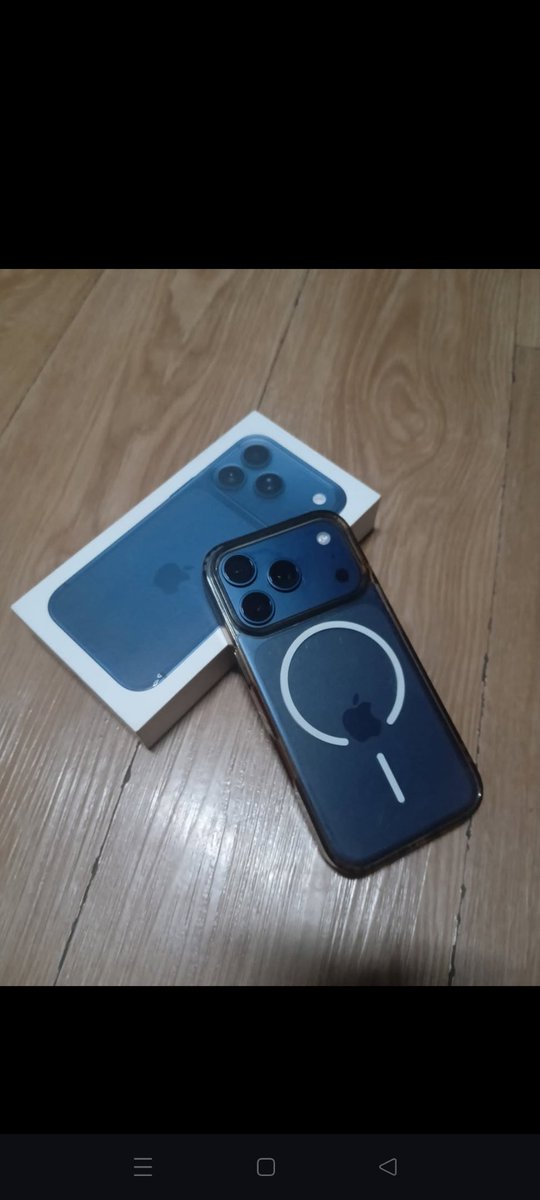 mierulki's tweet photo. Iphone 17 Pro 512gb 
Battery health 100% 
Warranty Apple March 2027 
Rm 5300 
Reason : back to Android

https://t.co/ZHJBYTXOkX https://t.co/ExAM6cCb22