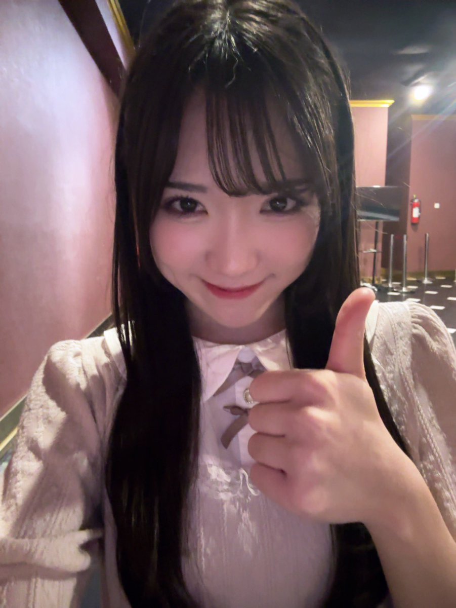 Gracie_JKT48's tweet photo. terimakasih banyak udah nemenin aku IDN Live sambil main Honor Of Kings!! met istirahat yaaa semuanya🤍 https://t.co/bHBGpvjloo
