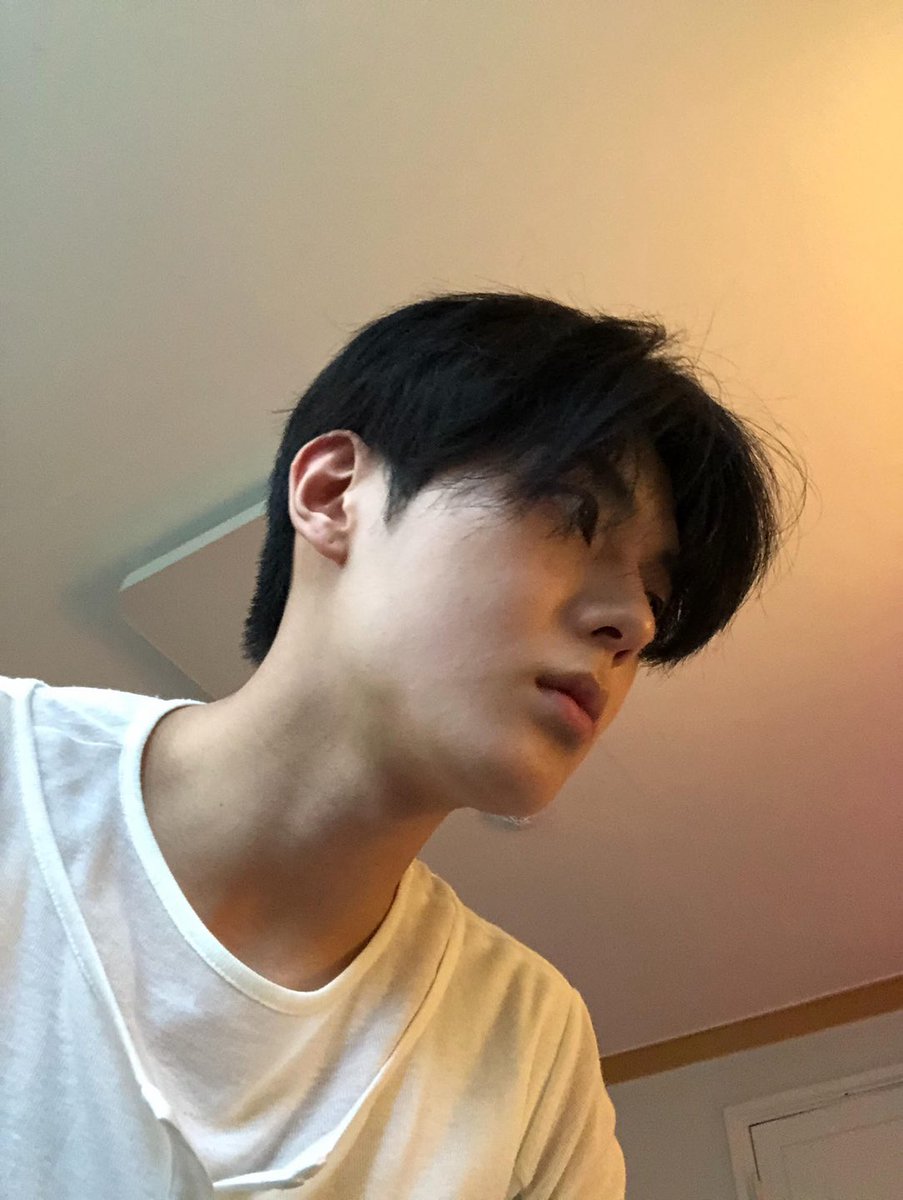 uneeeon's tweet photo. 얼굴좋슴다! https://t.co/I0vJYJ0HY6
