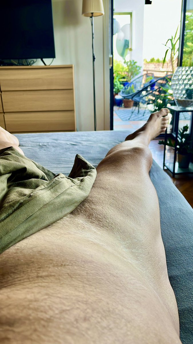 gerdchristianm1's tweet photo. …lazy Sunday
#hornygay
#naked
#wanttoplay
#fuckdate https://t.co/Taj2rNn3QC