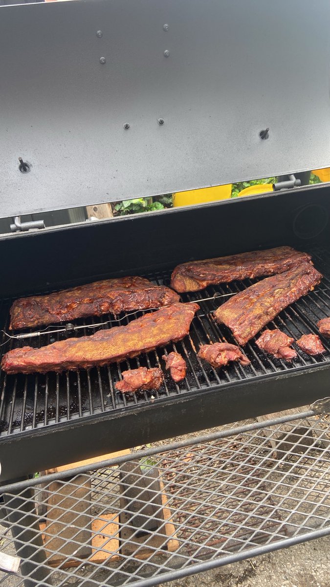 nmeloni's tweet photo. 4 racks of baby backs today. https://t.co/vroaHNreSs