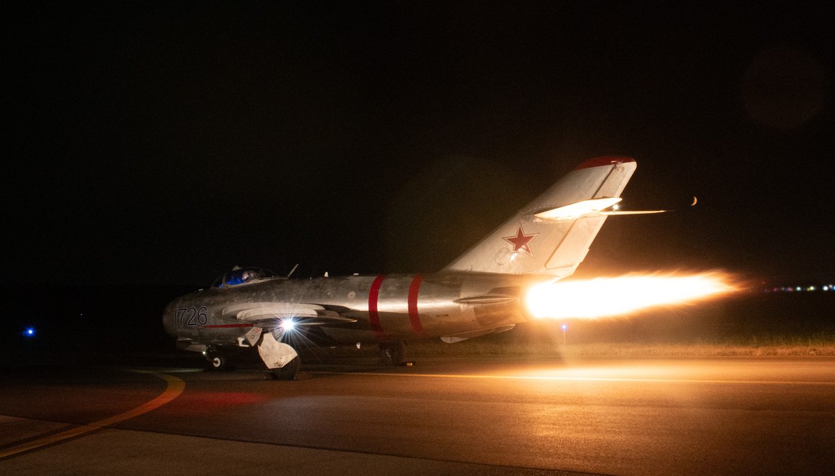 LandonLyons3's tweet photo. Mig 17 in full afterburner after dark #thunderovermichigan https://t.co/EDLytG2ipF