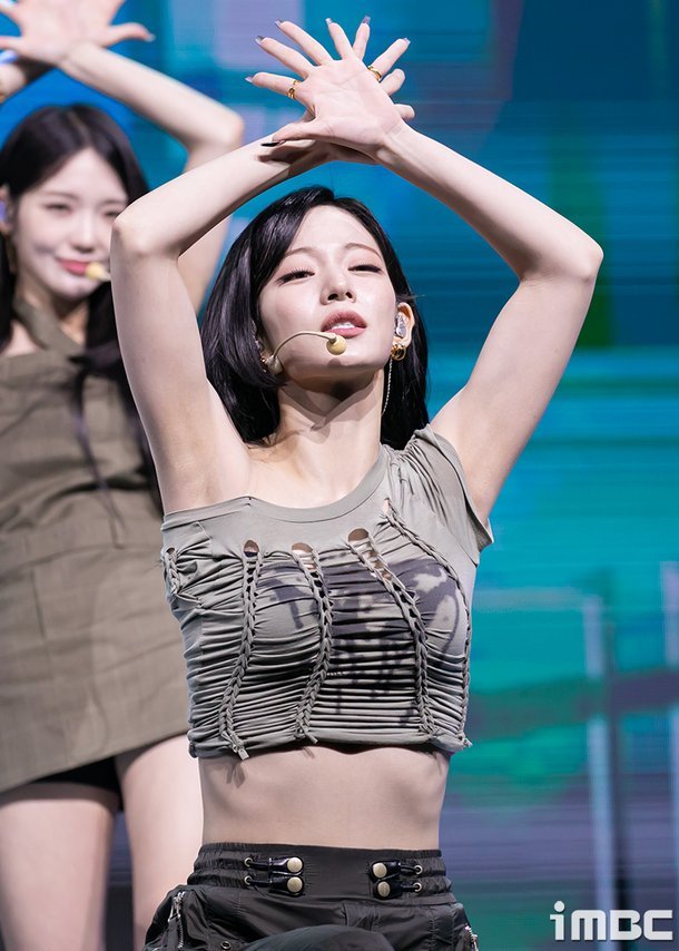 fromis_goal's tweet photo. 겨드랑이 미쳤다 진짜
#연능 https://t.co/lc4tyGwkvF