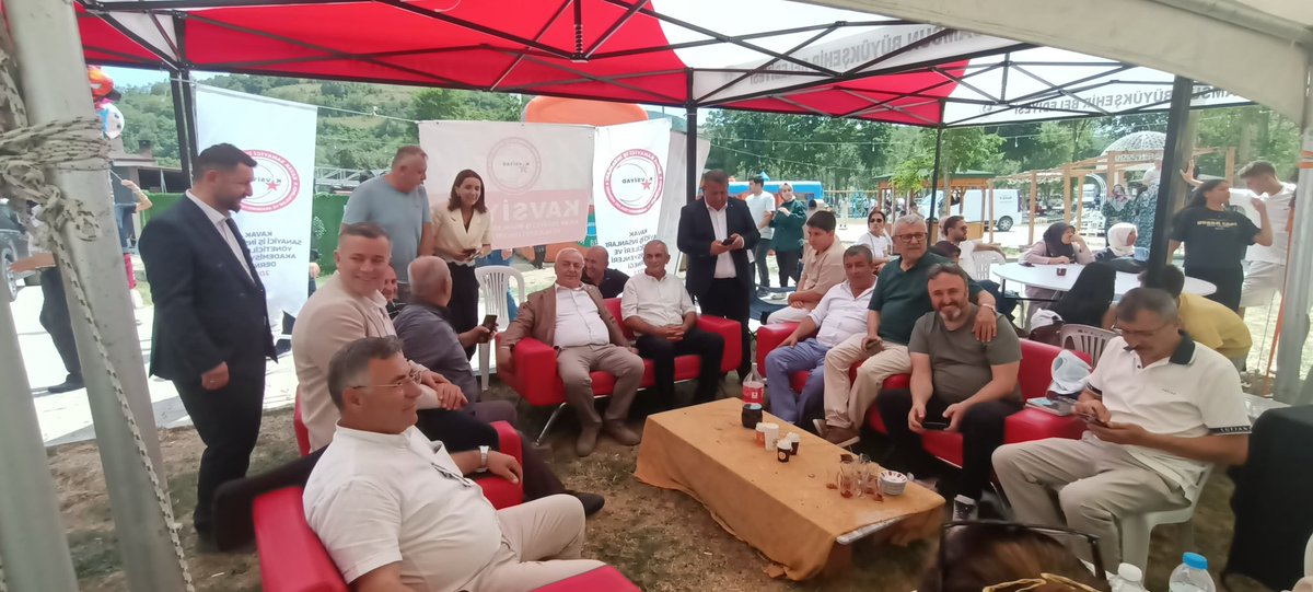 HASANAKSOY55's tweet photo. Kavak İlçe Başkanımız Kenan Yıldırım ve İl/İlçe yöneticilerimiz ile birlikte Geleneksel Kavak Çakallı Menemen Festivaline katıldık.
Bu güzel organizasyon için emeği geçen herkese teşekkür ediyoruz. https://t.co/sjLCyJjPdD