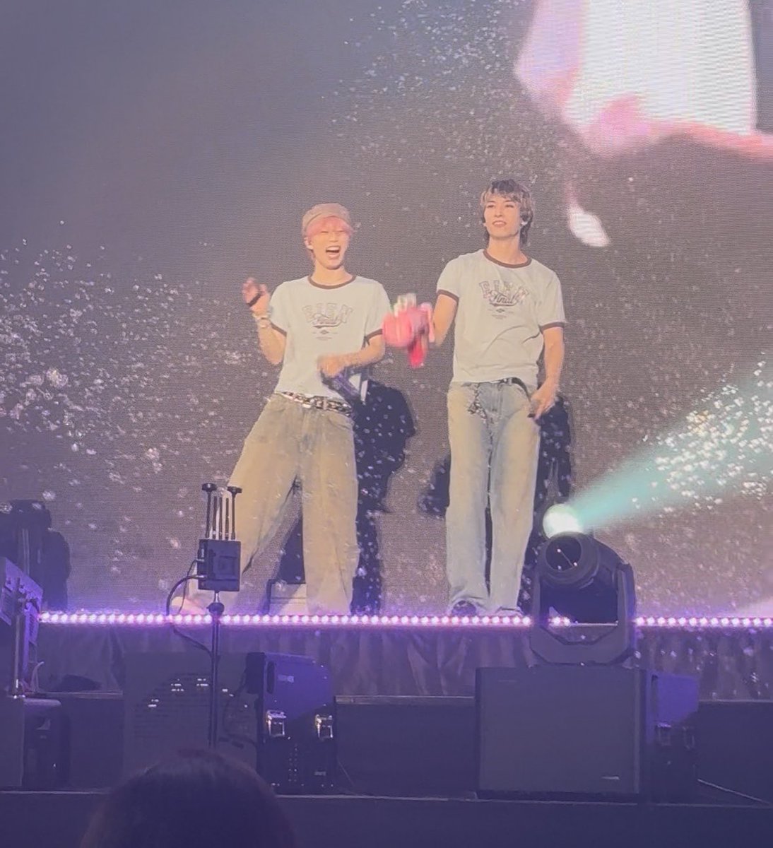 Kima_usg's tweet photo. 目の前でダブラビ見れて悔いないです😭😭😭 https://t.co/oeKLPOGQfI