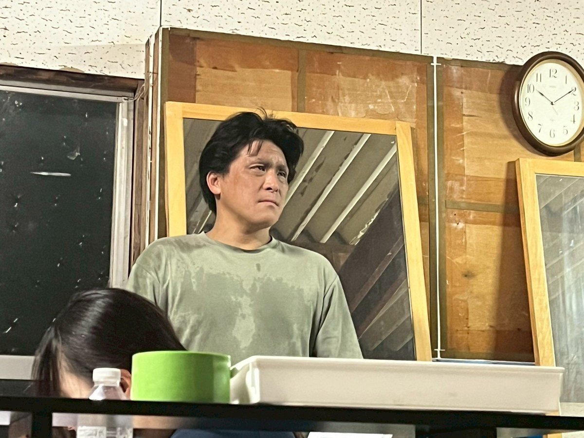 katoujin1's tweet photo. そんな訳でして。茂木君に変わり役者としてだんでらいおんの本公演の舞台に立つ事になりました。

だんで本公演は２０２２年の『バイ・バイ・ブラックバード』以来４年ぶり。

ちょっとでも皆に追いつける様に汗だくで頑張ってます。

#だんで2026
#MIRAGE https://t.co/hD24MvP5j9