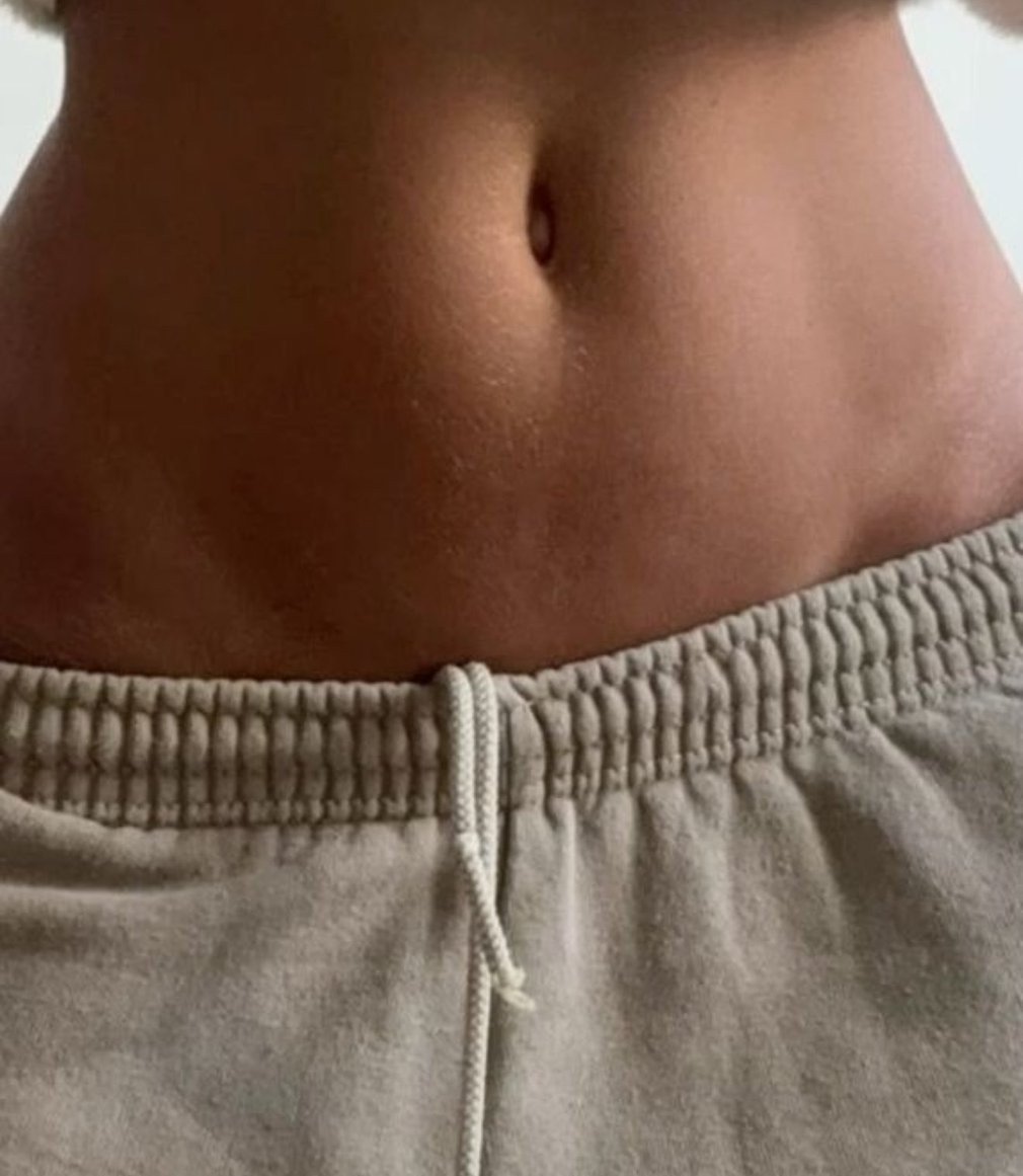 NishiVyx's tweet photo. I swear, every girl knows the regret of shaving all that hair off. https://t.co/1WxpXMW2Mo