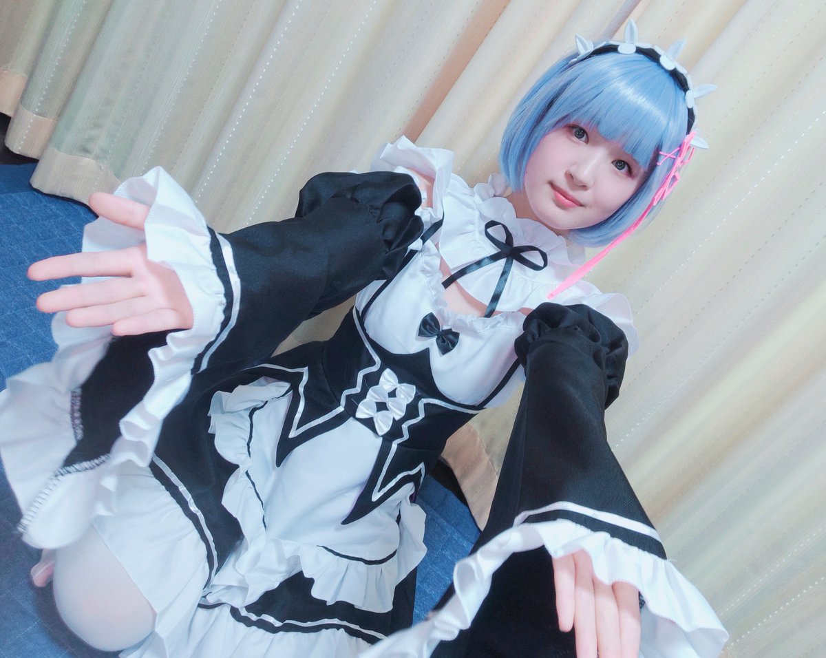 ShitomhaniCosm's tweet photo. あなたのことが大好きな💕、あなたのそばにいたい私より。
#リゼロコスプレ #レムコスプレ #cosplay 

初期のコスプレ写真です👐 https://t.co/jTVfiVwArK