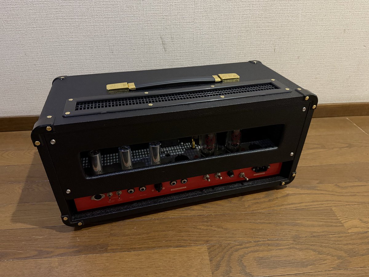 Rythmandsky's tweet photo. お持ちのセリアトーンアンプ用にマーシャル風ヘッドシエル製作のご依頼でした。
違和感なくマッチしました。
ご用命ありがとうございました！ https://t.co/zRLlpB7JEc