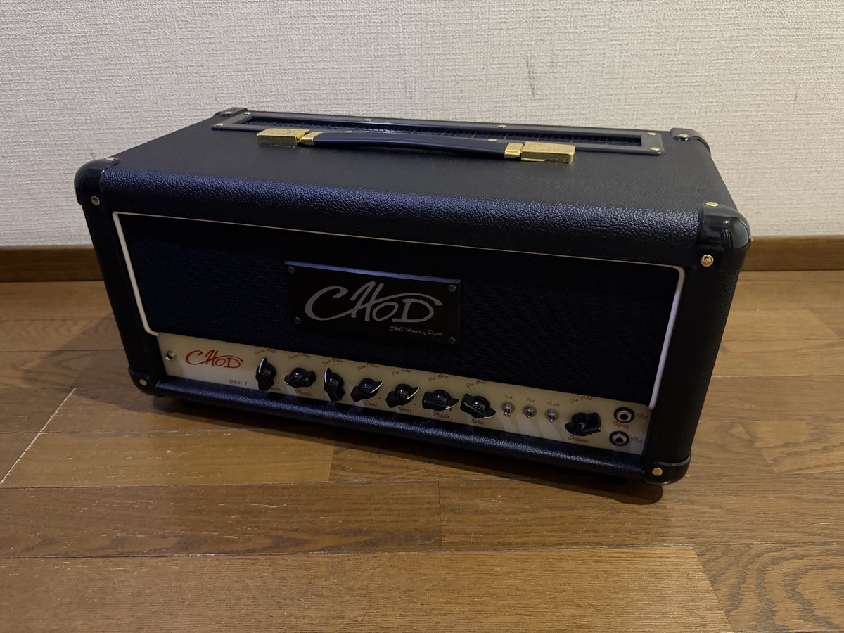 Rythmandsky's tweet photo. お持ちのセリアトーンアンプ用にマーシャル風ヘッドシエル製作のご依頼でした。
違和感なくマッチしました。
ご用命ありがとうございました！ https://t.co/zRLlpB7JEc