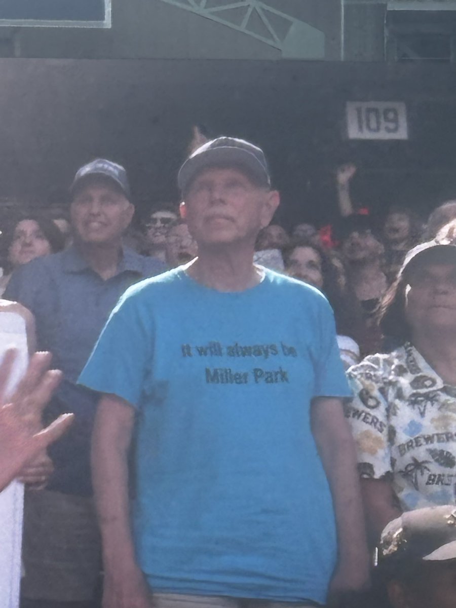 BrewersBabes's tweet photo. Our hero of the game https://t.co/bUI0ubGXGy