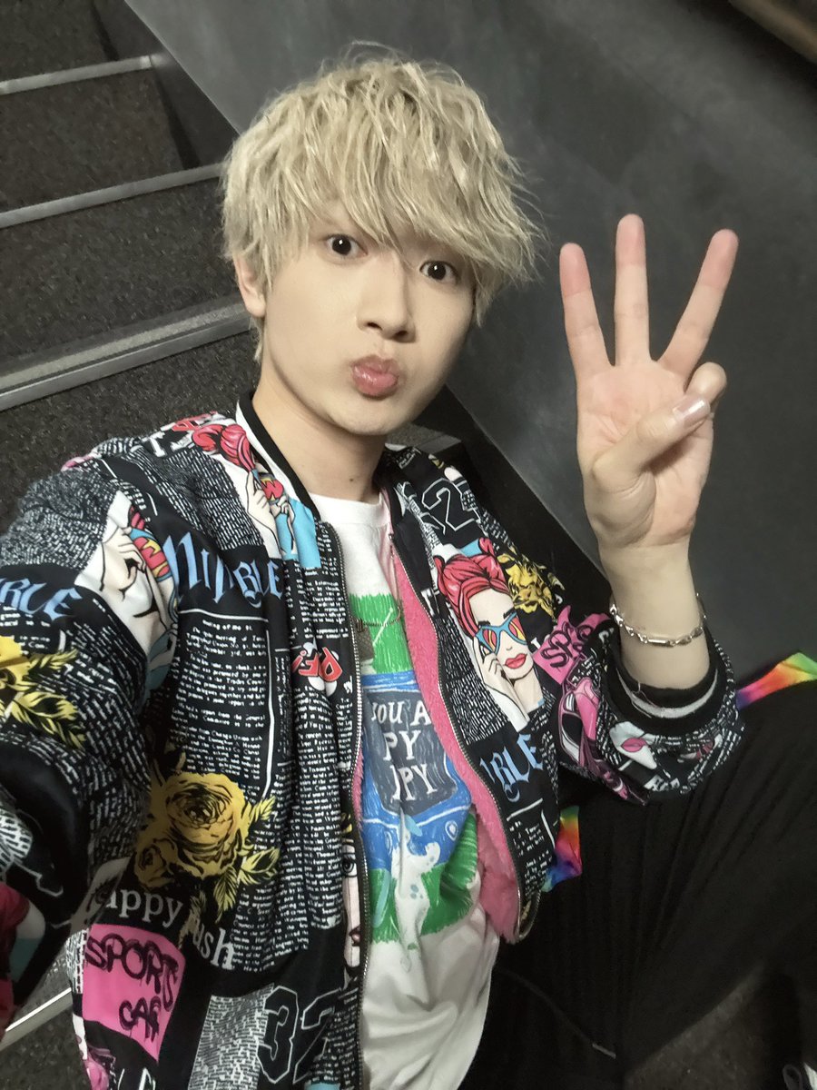 naoppp221099's tweet photo. #封印壊除2026

全公演ありがとうございました😊🫰
皆様のたくさんの笑顔が見れて幸せでした😭！

今年32歳。(実年齢)
20代の若者に混ざりやらせていただきましたw

げんちゃんとはとても離れております笑
キラキラした若者に混ざりたいというのはもう天野眞隆でしかありません。笑

混ざらせてくれてありがとう😂
そして最高の座長。

ただただカッコよかったぞ！
お疲れ様🥰