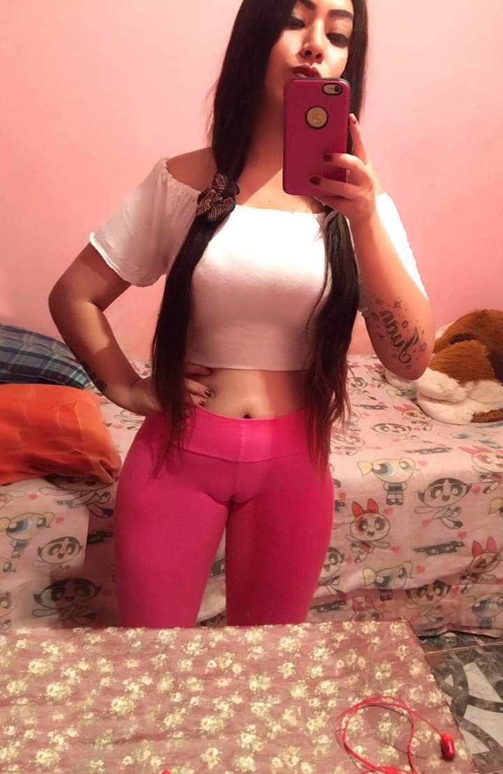Juancaco2010's tweet photo. 😍 Hermosa mujer con una panocha enorme y bien definida… ¡pura tentación! 🔥
#camelToe #cameltoes #pussy #vagina #panochamarcada #patadecamello #rajita #coño #vulva https://t.co/K22vnN3w9U