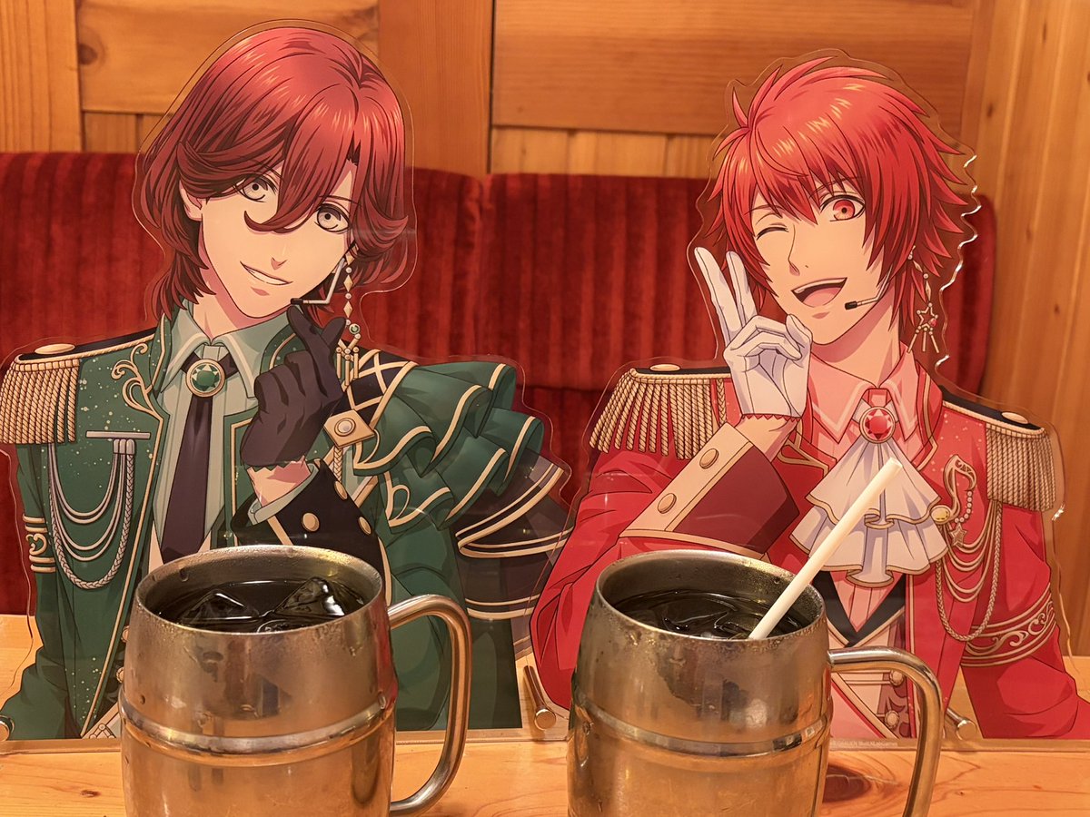 housekineko's tweet photo. クソデカアクスタがなせる技
推しとカフェに来た気分
を思う存分やって楽しかった https://t.co/pvYugOZKPG