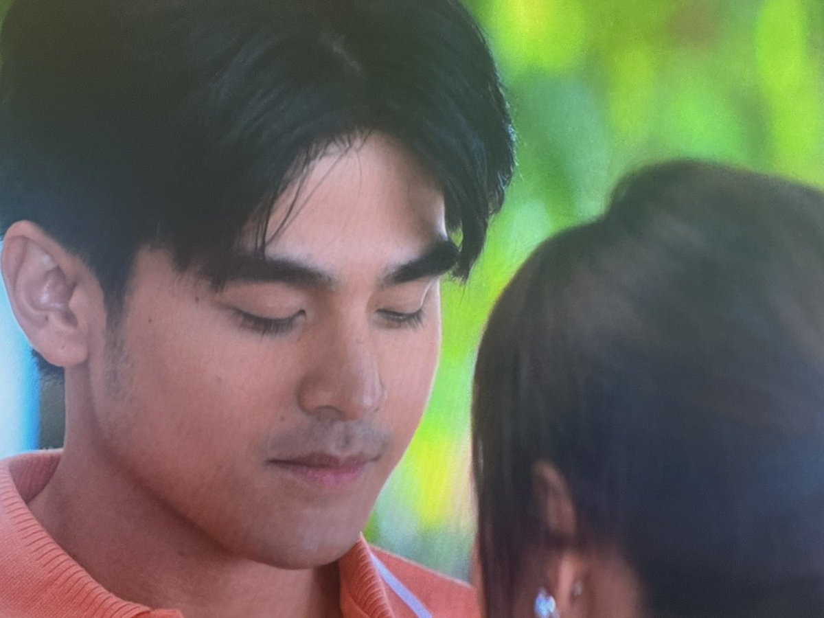 runthelmarun's tweet photo. I played this scene three times. Or more. Just to experience the joy it gave me again and again. I love this scene so much and I wish I had the words to equal the kilig I'm feeling right now.
Maybe just a big THANK YOU, DIREK! 😭🥰
@queenbeemae
#LoveYouSoBad
#TeamAbroad https://t.co/LsbX35XOei