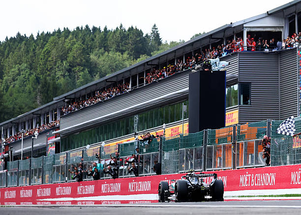 MercedesAMGF1BR tweet picture