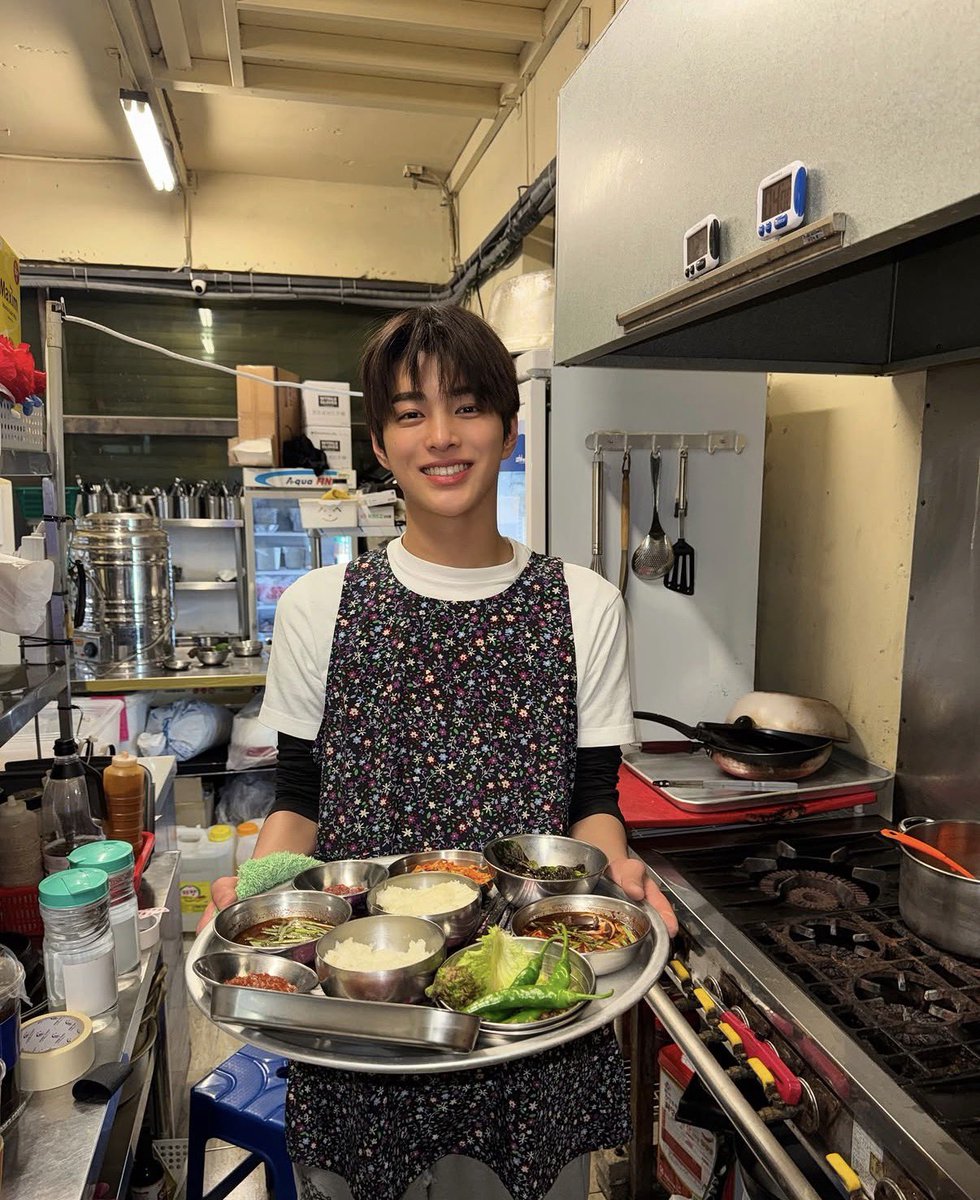 ade2remon's tweet photo. 게임 하면서도 거노 보기😘😘 https://t.co/JvXrqwvj76