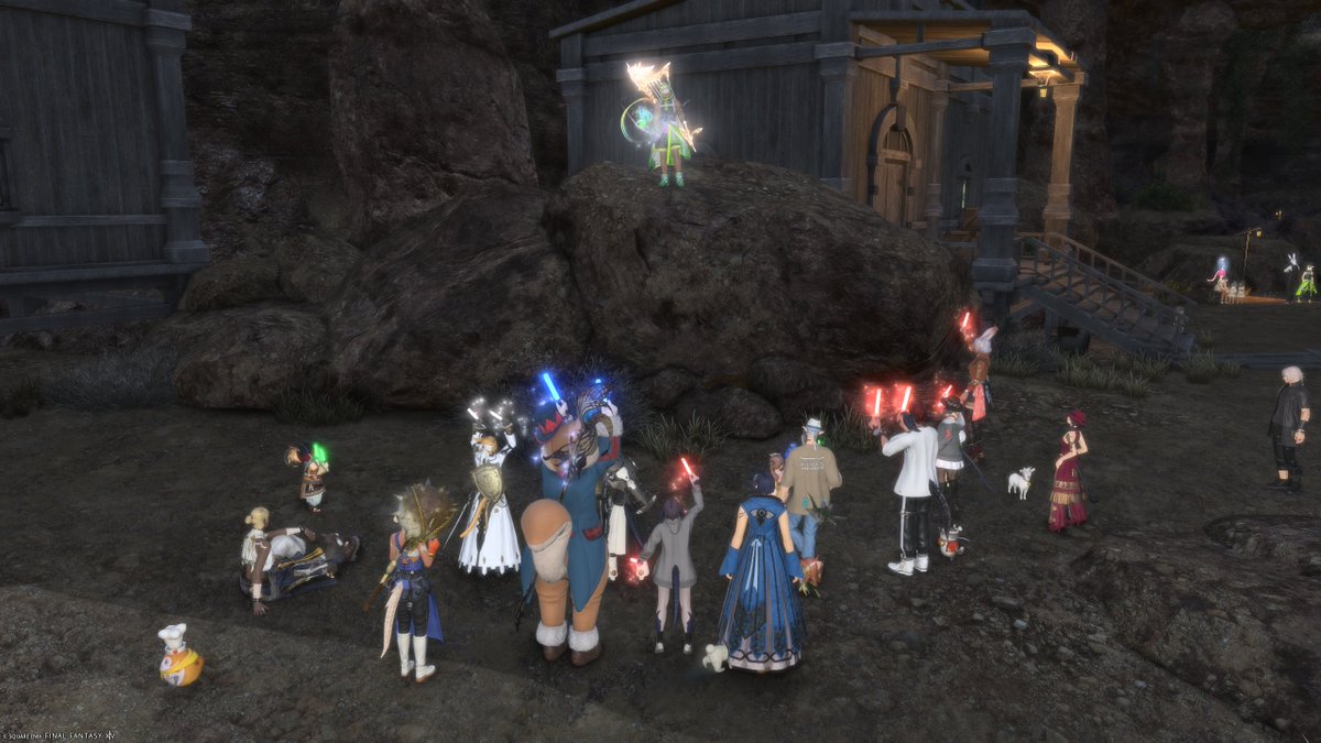 nermina_ff14's tweet photo. 募集で見かけて来てみたけど人いっぱいでガチャたくさん種類あってチワワンって犬もらった！30分以上いても全然飽きないくらい活気あって楽しかった！
#用心棒漁村市 https://t.co/45ibXrnP4U