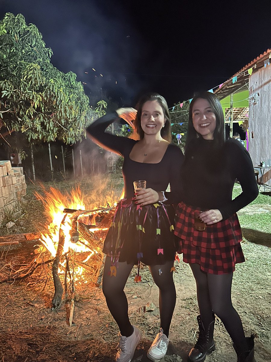 Júlia tweet media