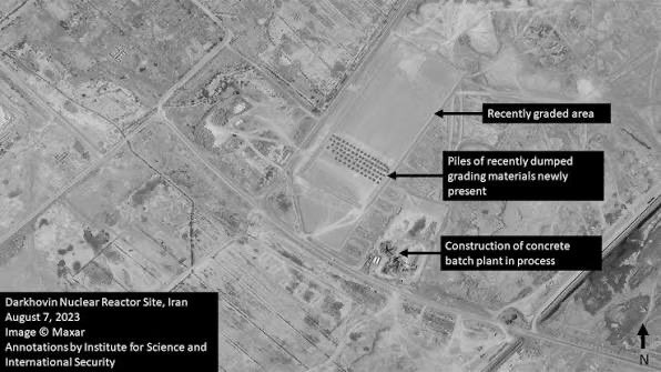 AryJeayBackup's tweet photo. BREAKING: The US attacked the Darkhovein nuclear power plant site Khuzestan

The US fired several missiles hitting the site of the Darkhovein power plant, under construction, at around 3:39 AM today. (Fars) https://t.co/f3mP96FOgh