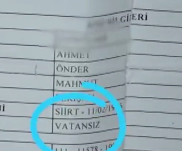 gulhatunmedyatr's tweet photo. 1987 yılında askerlikten firar eden adama 1994 yılında " vatansız belgesi" verildi.

▪️ Devlet kapısında bana her kapı kapalı, askerlik görevimi yapmaya hazırım. https://t.co/8YtSF3NNFn