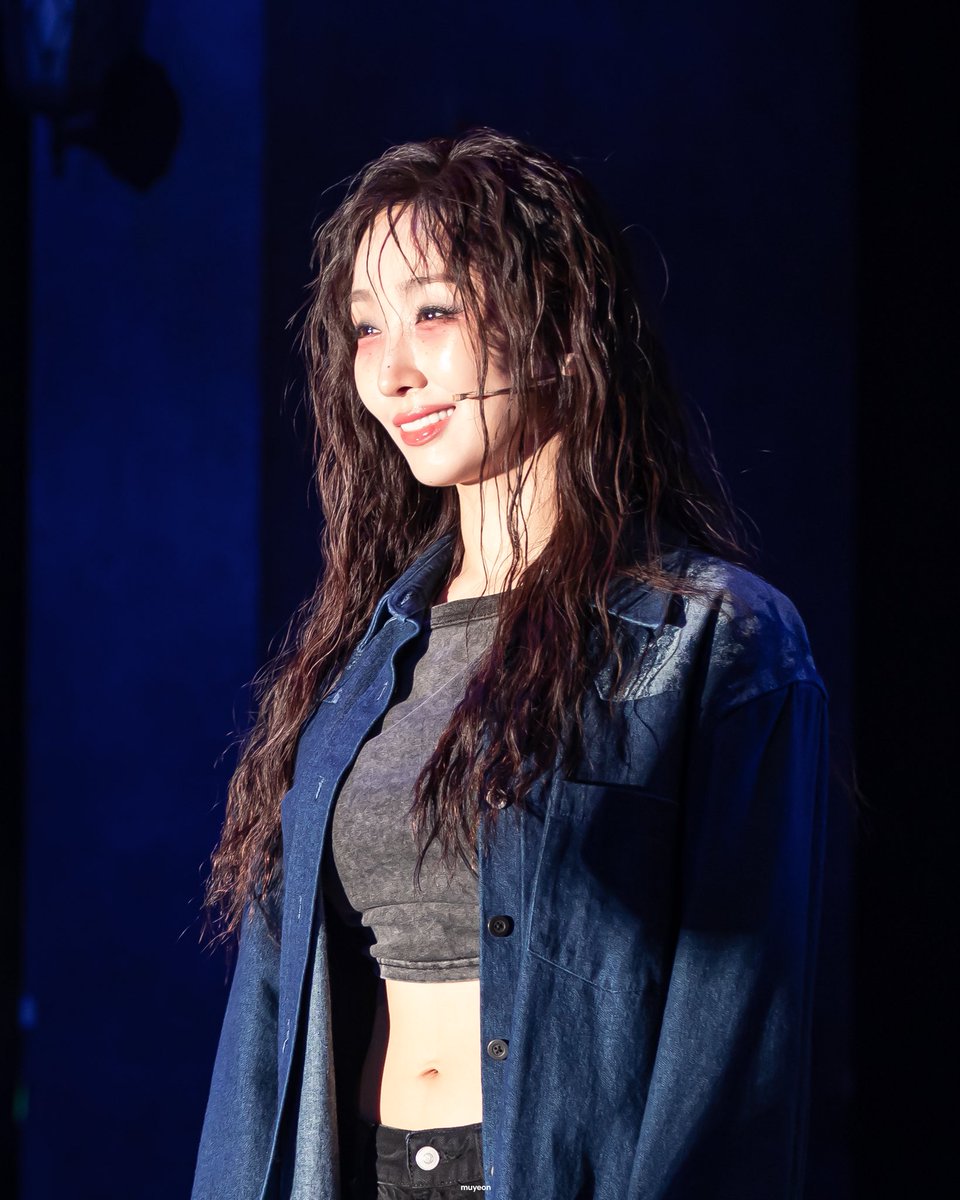 myuyeon1004's tweet photo. 260719 종의기원
#김려원 빗속의 살인 스페셜 커튼콜

달렸겠지
방파제 전망대를 지나서 버스정류장까지
달리 뭘 할 수 있었겠어 https://t.co/ccr0YzHtnz