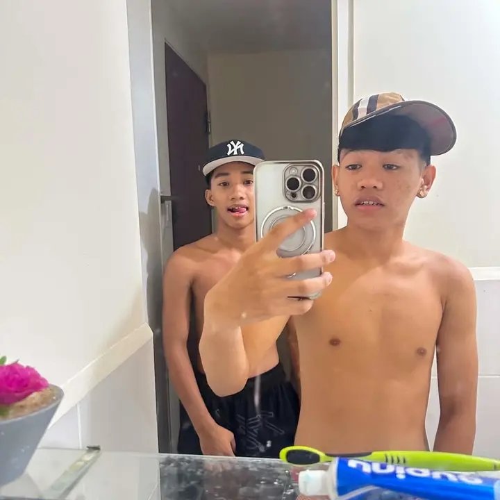 Akitxef's tweet photo. Me and my friends want VCj🥵 https://t.co/Pi6RMJEJcT