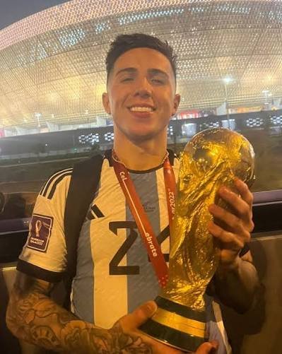 JoaK_07's tweet photo. Oficialmente kpopcificaron este deporte. Alguien les puede explicar de una vez que en el futbol no gana el más bonito sino el que juega mejor? https://t.co/6cRoLNoMuJ