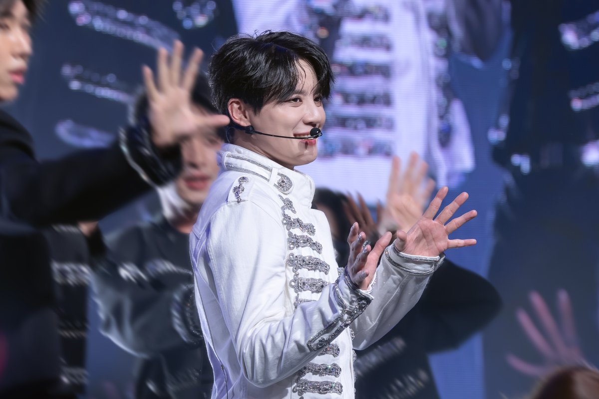 luire_xia's tweet photo. 260717
XIA 6TH ASIA TOUR CONCERT 'GRAVITY' IN HK
🎤 https://t.co/N0F9euVfgk

#김준수 #시아준수 #준수 #XIA #JUNSU https://t.co/H370x97Veb
