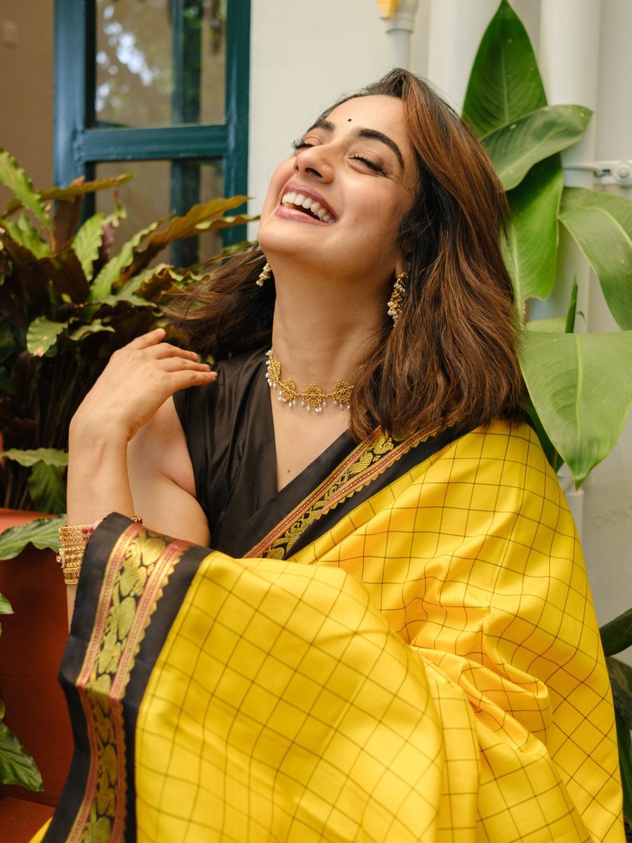 Kollyversecini's tweet photo. Namitha Pramod 💛✨️
#Namitha #NamithaPramod
Follow 👉@kollyversecini https://t.co/4PCsm5YYwS