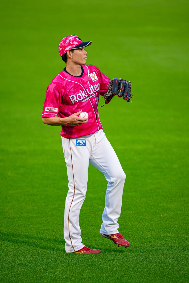 _abeko1115's tweet photo. 東北楽天ゴールデンイーグルス vs 埼玉西武ライオンズ

3-2で楽天の勝利。

「EXCITINGシリーズ」開催のため、選手はVIVID PINKを基調色としたサードユニフォームを着用。そして繁永 晟 選手、プロ初安打おめでとうございます。 https://t.co/qxMEjdukDE