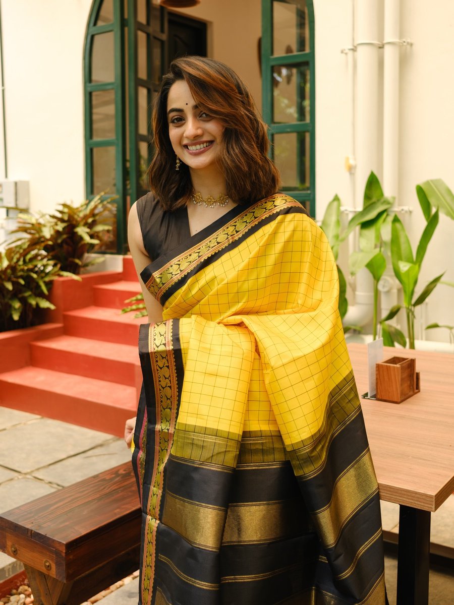 Kollyversecini's tweet photo. Namitha Pramod 💛✨️
#Namitha #NamithaPramod
Follow 👉@kollyversecini https://t.co/YCW5mE6xWN