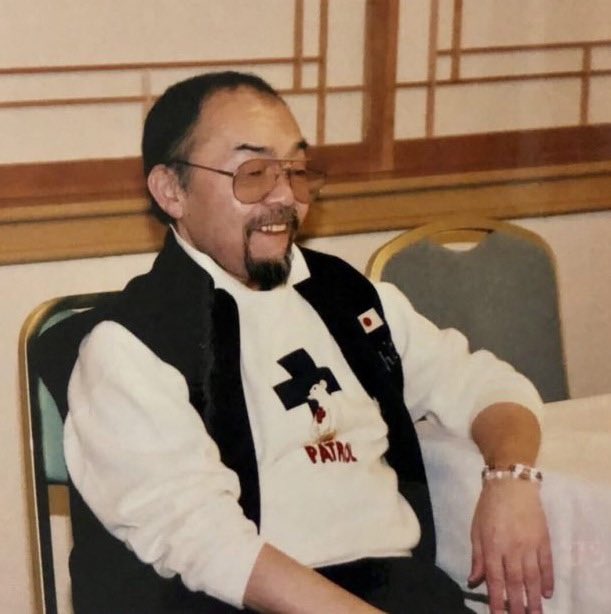 tomogang's tweet photo. 公務もせずに私的活動三昧。政治家の叔父と裏で結託し、上手くやって来たが、養子案と皇族費upが表に出た途端、爆速で嫌われ始めた三笠宮家の姉妹。何かと評判の芳しくない秋篠宮家の当主が手本にしたのが、姉妹の父君で髭の殿下こと三笠宮寬仁親王。巷間聞こえる両家の行状がよく似ているのも納得。 https://t.co/gY4hRTTaKS