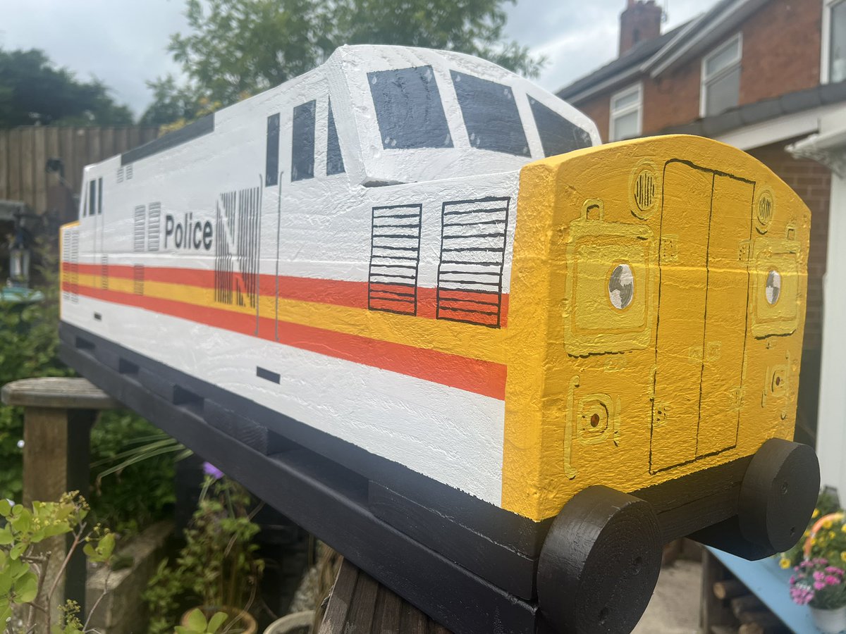 TGFletcher's tweet photo. NEW custom requested handmade, hand painted locomotive &amp; carriage inspired Garden Planter
This is inspired by
#BritishTransportPolice #Class37 #TOPs37093
#EnglishDieselElectricType3 #Locomotive
Approx dimensions:
1300mm x 295mm x 400mm https://t.co/j4wW8aKuwf