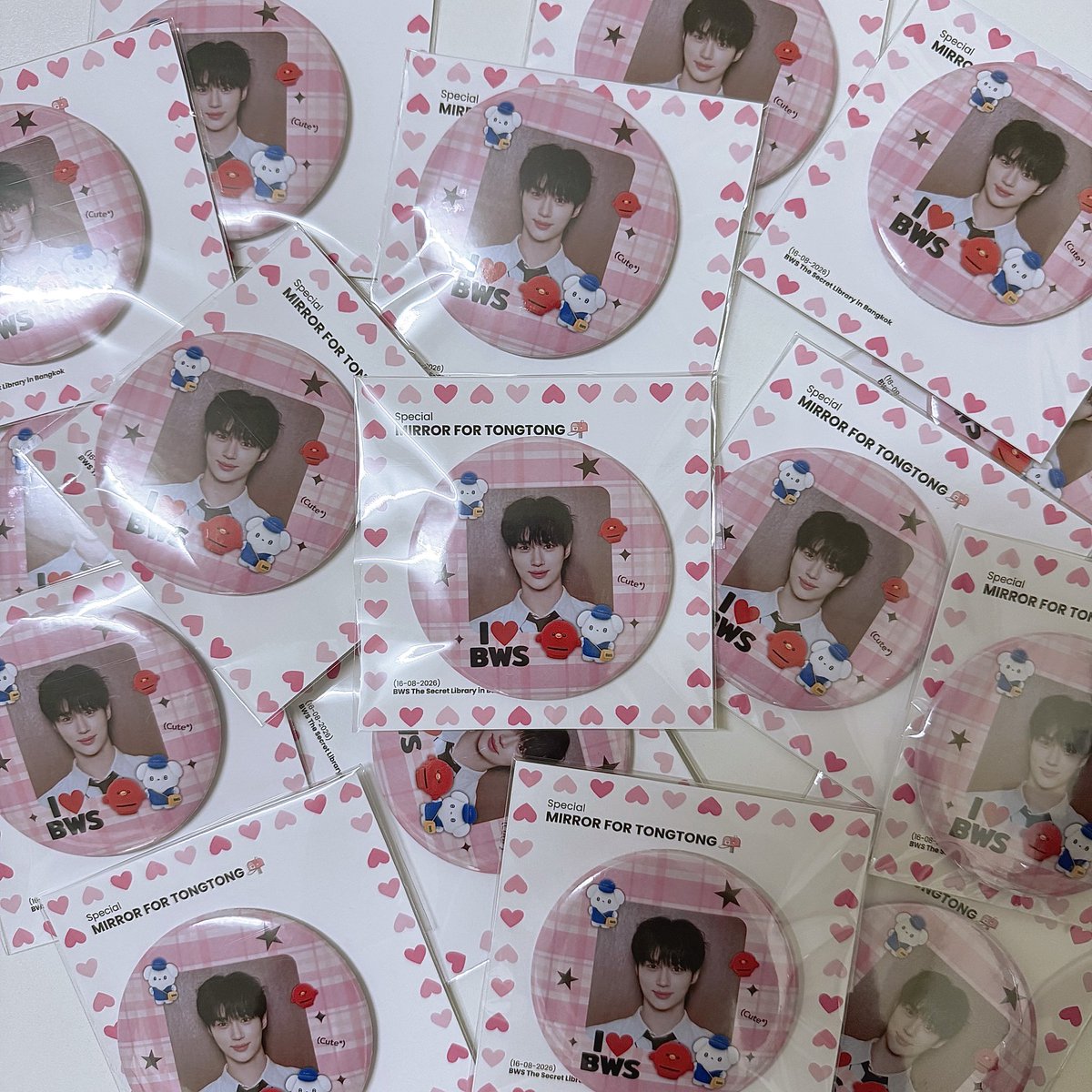 tmtangg's tweet photo. Special mirror for TONGTONG📮
ทำไปนิดหน่อยตามกำลังทรัพย์นะงับ
I♥️BWS อย่าลืมมารับกันน้าาาา~
🗓️ sun 16 aug 2026
💖 UOB Live Emsphere

#อูเชทงgiveaway #변우석
#TheSecretLibrary_in_Bangkok
#byeonwooseok_tour_in_bangkok
#BYEONWOOSEOK #บยอนอูซอก https://t.co/dRKOlh4ihg