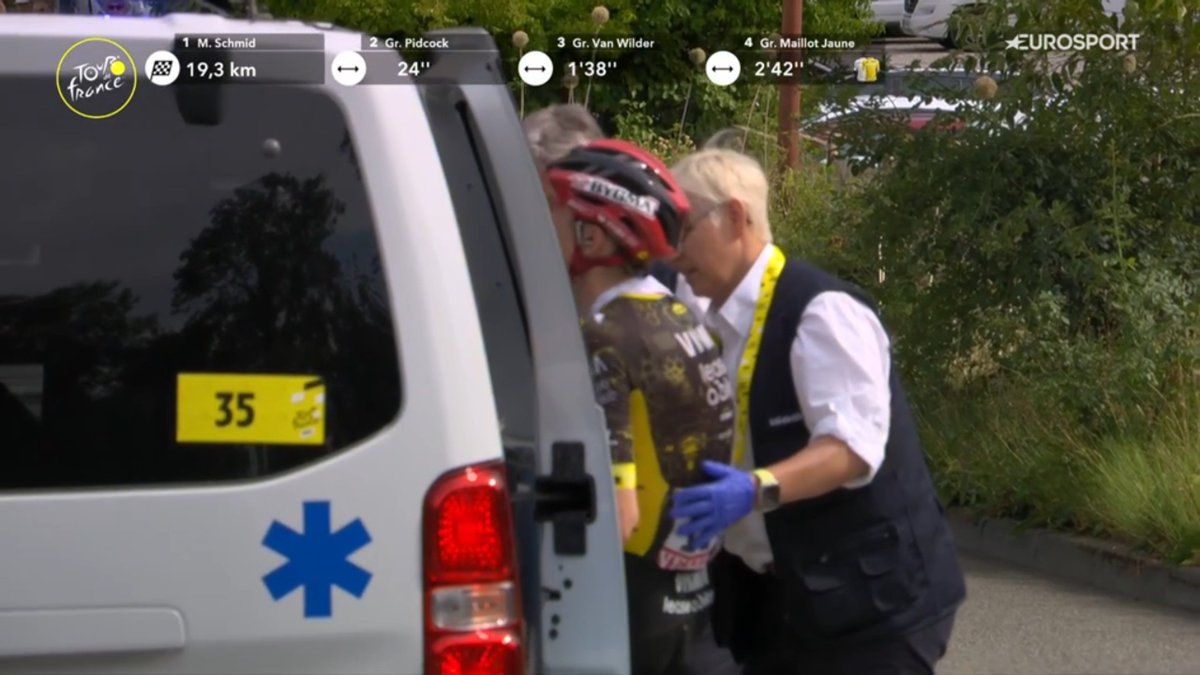 faustocoppi60's tweet photo. ❌ Jonas Vingegaard ABANDONS the Tour de France after crashing before the start of Plateau Solaison on his own. Horrible day in Tour history, it's his first abandon in a Grand Tour.

#TDF2026 https://t.co/i1kHl8BfqQ