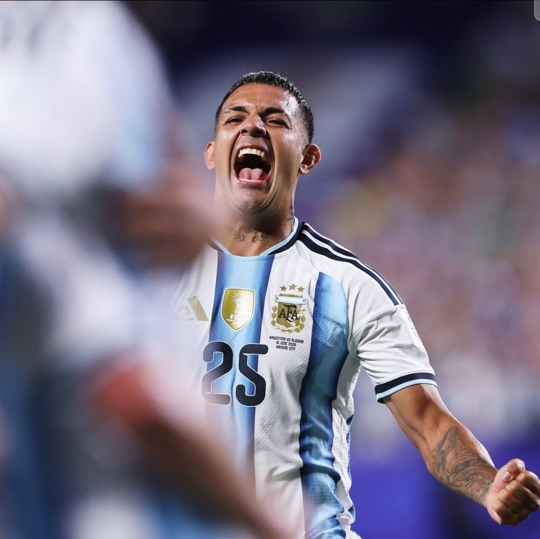 mathis_football's tweet photo. 🚨💰 LA COUPE DU MONDE VA RAPPORTER GROS À L’OM ! 🔵⚪🌍

Grâce à la présence de 🇦🇷 Facundo Medina et 🇦🇷 Gerónimo Rulli jusqu’au terme de la compétition, l’Olympique de Marseille va déjà toucher 437 000€ d’indemnités.

💶 Une somme qui devrait encore augmenter avec les primes liées aux qualifications et les participations des autres joueurs marseillais.

🌎 La Coupe du Monde profite aussi aux clubs !

🗞️ @lephoceen 

#TeamOM