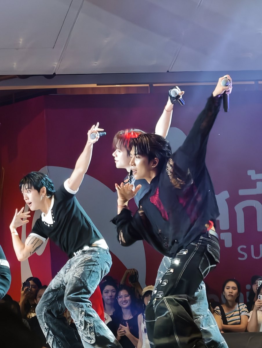Pimluv_27's tweet photo. 🙌🏻🙌🏻🙌🏻

PERSES AT STAGE SHOWDOWN
#StageShowdownxPERSES

#BLKGEM #StageShowdown
#PERSES #PERSES_TH
#KRITTIN_PERSES
#PALM_PERSES
#PLUGGY_PERSES https://t.co/emb8iOCgBK
