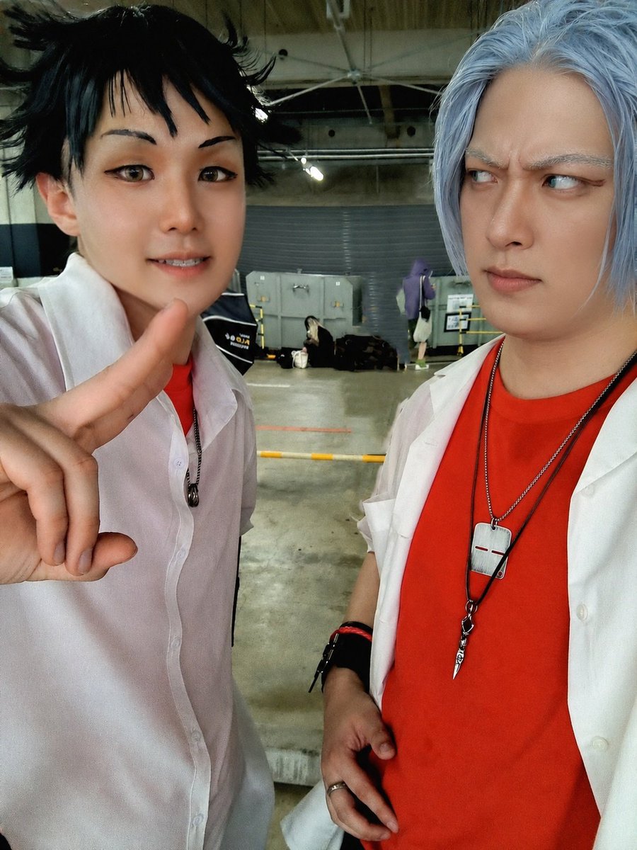 Azurei7's tweet photo. 「いけすかねぇ野郎だ…
   こんなやわそうな奴が10代目を守れるわけがない」
「おまえ牛乳飲むといいぜ
   イライラはカルシウム不足だ」
@konue_cos
#アコスタみずほPayPayドーム福岡 https://t.co/P6yJxRSdAw