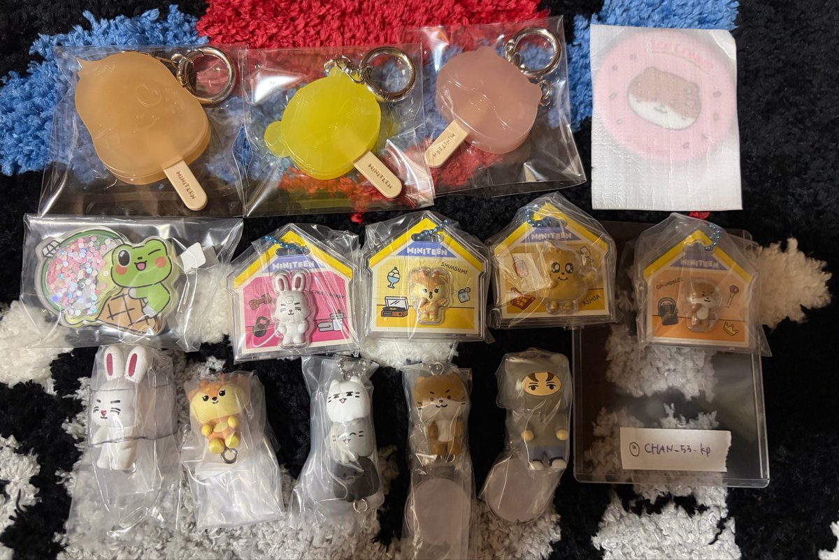 CHAN_53_kp's tweet photo. SEVENTEEN セブチ MINITEEN ミニティーン IceCream アイス POPUP カプセルトイ めじるし ガチャ つなげてマスコット キーリング グミ 交換

譲 画像
求 ヘアピン:👼🏻🦊  ＞  缶バ:🦊
     ＞買取(定価+送料)

郵送交換📮
異種交換、比率違い◎
お気軽にお声がけ下さい💁🏻‍♀️ https://t.co/7z2Uh5FM7Q