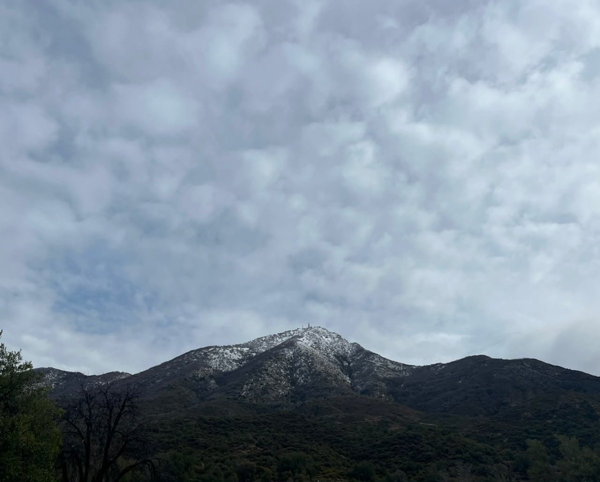CuestaLaDormida's tweet photo. Cerro el Roble con algo de nieve.
#tiltil #olmue #rungue #caleu https://t.co/CZAmELg6Gj