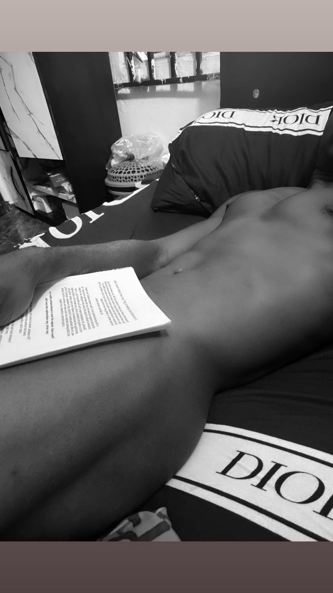 Zolanski65's tweet photo. 📖 #skinylegend #mlm https://t.co/wFPsBKHdeL