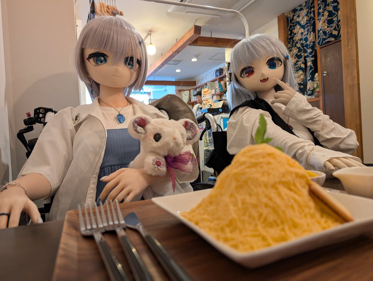RuRi_BlueField's tweet photo. 葵ちゃんも締めのかき氷を食べたかったみたい（伏線回収）
奈良から帰ろうと思っていたところ。。。☔
さすが葵ちゃんですね☺️ https://t.co/g0H3M3j0Qg