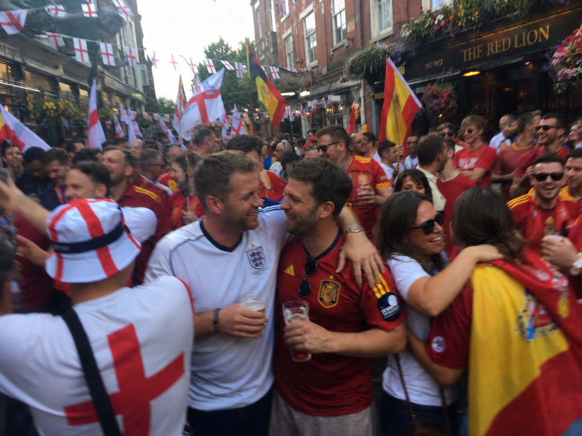 SkylarSkye3's tweet photo. The whole of England is in unison! 

We are all team Spain today 🇪🇸 https://t.co/JaDM8EdlL9